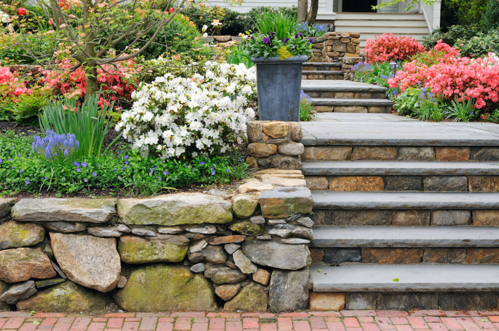 Four Helpful Tips for a Trouble-Free Hardscaping Installation